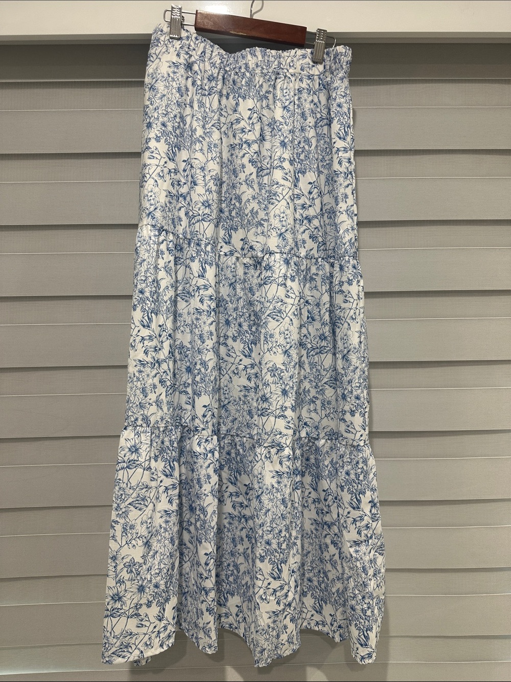 SHEIN White Maxi Skirt and top with Blue Floral Print